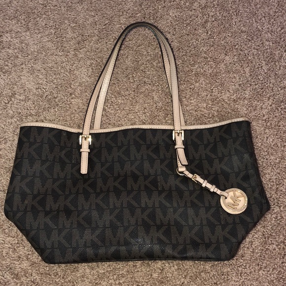 Michael Kors bag - Picture 1 of 3